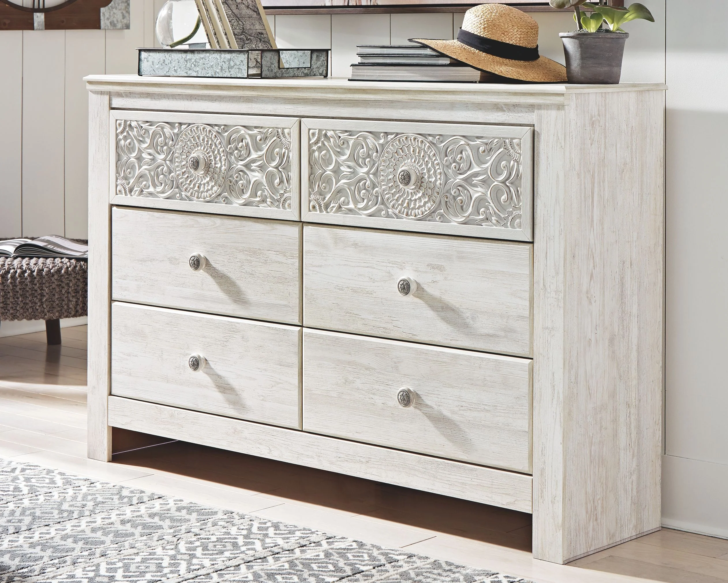 Paxberry - Six Drawer Dresser - Medallion Drawer Pulls - Whitewash - Image 3